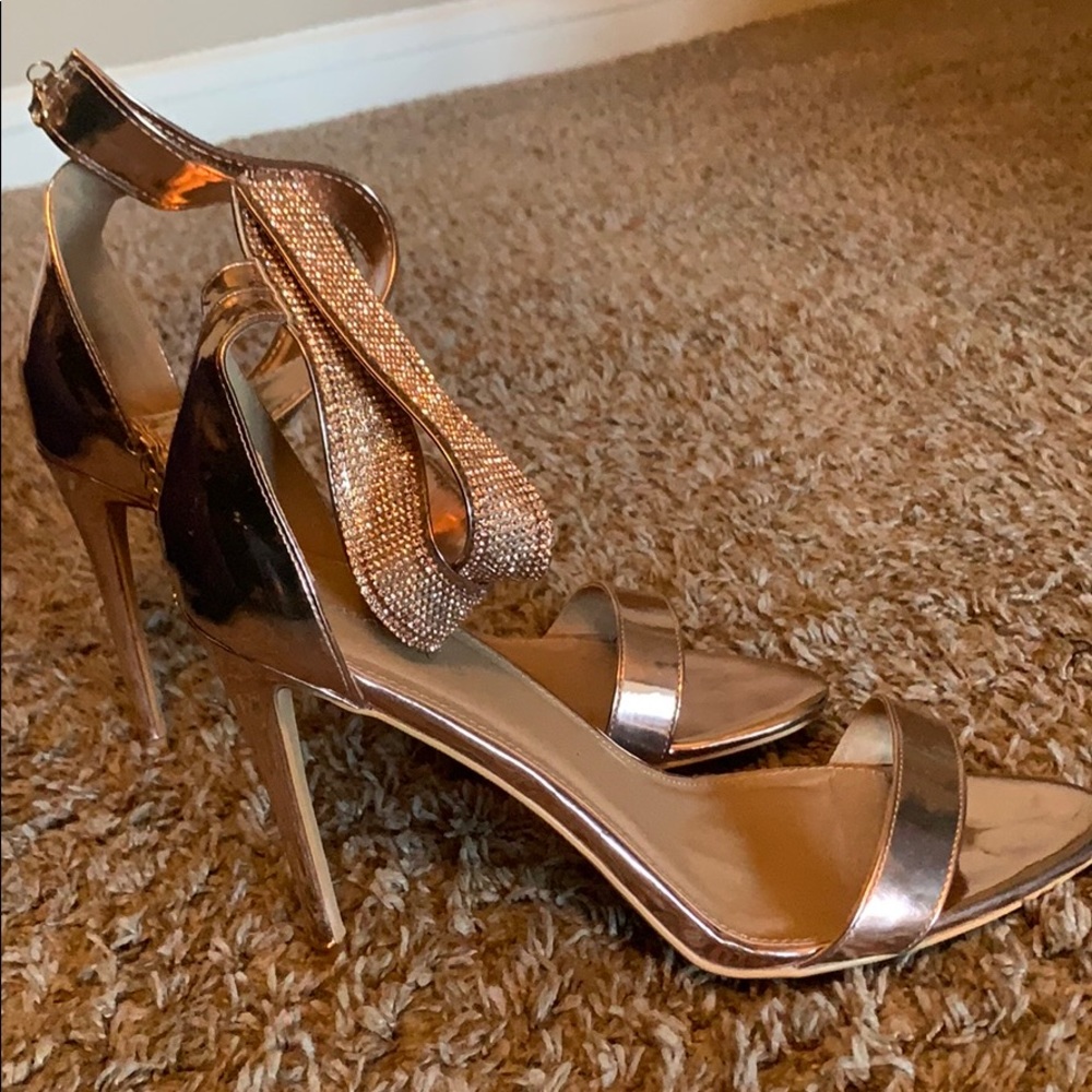 Rose- Gold high heel shoes